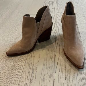 Vince Camuto booties size 7.5
